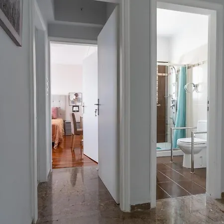Ioanna's Hellenic Hospitality Hostel Atina