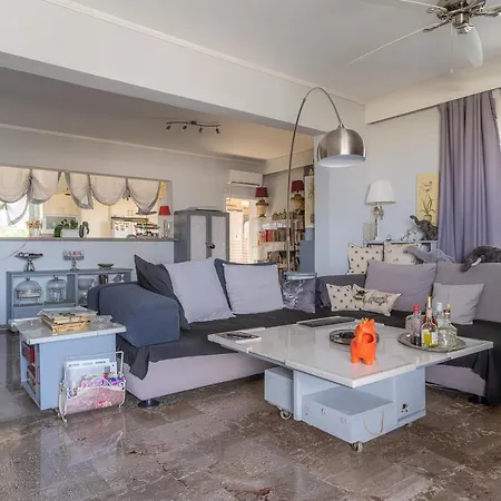 Ioanna's Hellenic Hospitality * Atina